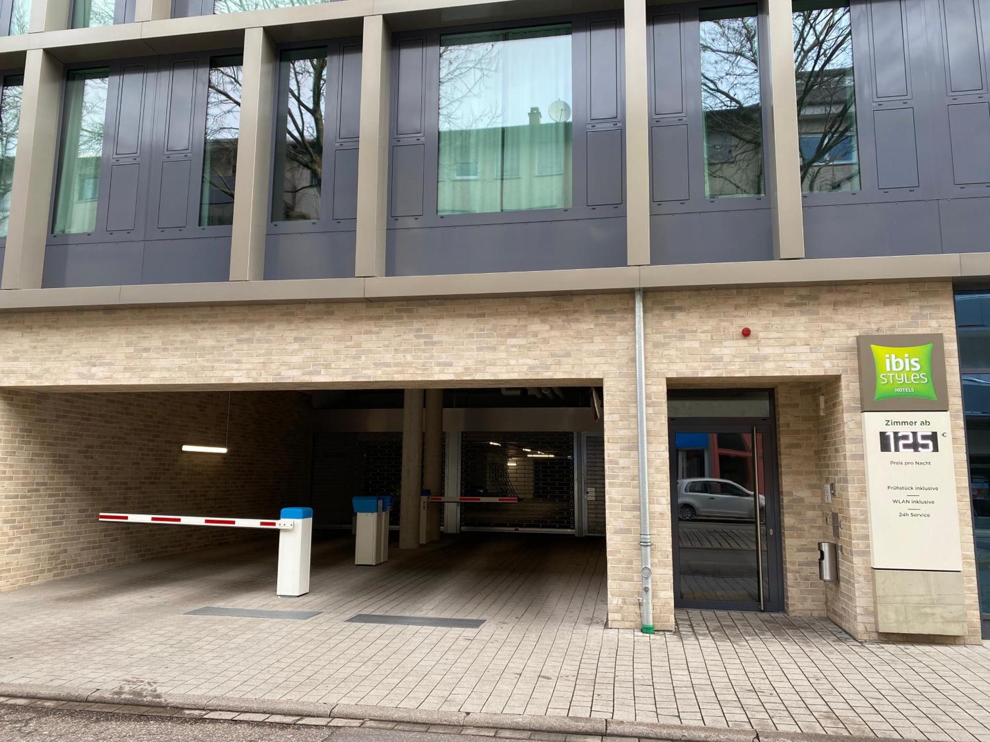 Schoenes 2 Zimmer Apartment Zentral Gelegen Pforzheim Exteriör bild